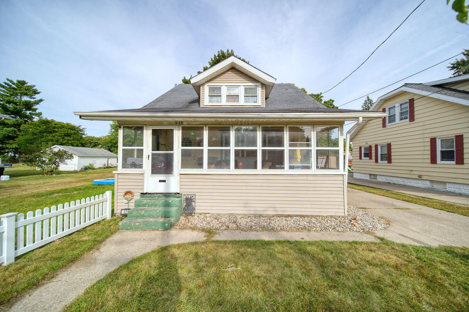 Property Photo: 939 S Gorham Street MI 49203