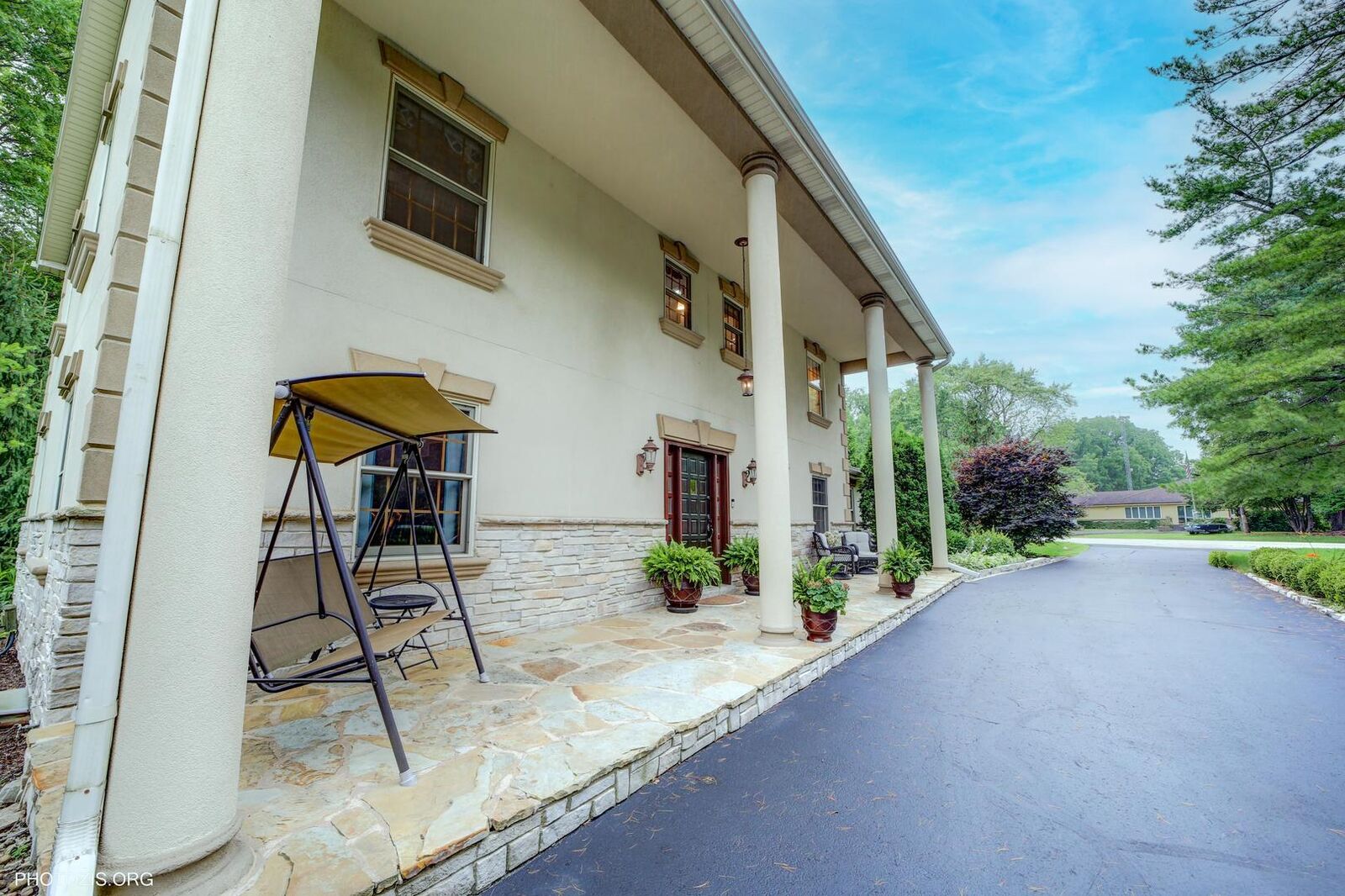 Property Photo: 227 Stratford Lane IL 60010