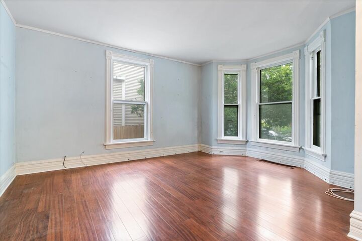 Property Photo:  6729 N Ashland Avenue  IL 60626 
