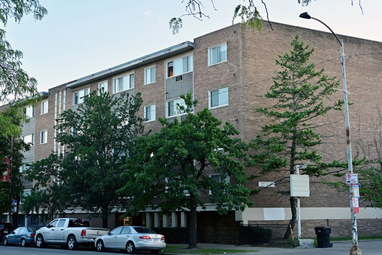 Property Photo:  7120 N Sheridan Road 211  IL 60626 