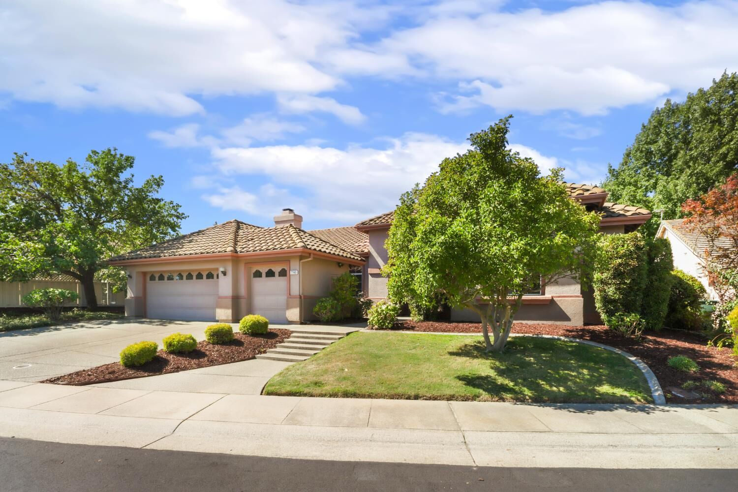 Property Photo:  7140 Kingbird Lane  CA 95747 