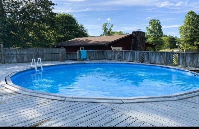 Property Photo:  115 1st St  TN 37356