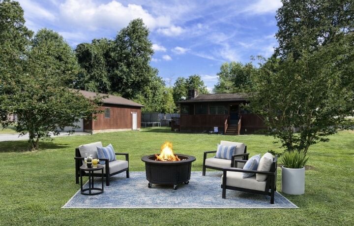 Property Photo:  115 1st St  TN 37356 