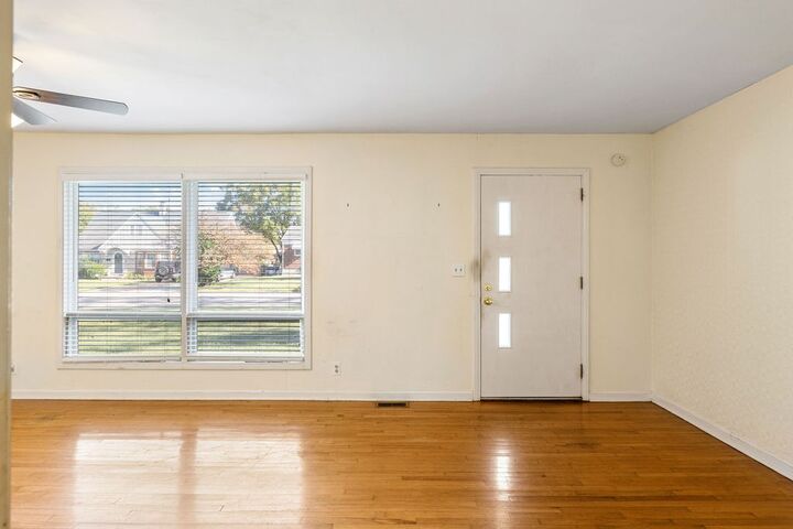 Property Photo:  607 2nd St  TN 38464 