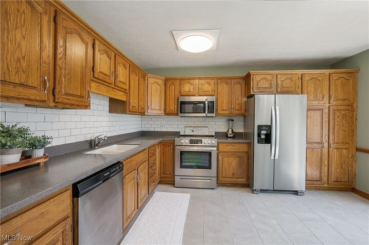 Property Photo:  579 Glenmere Place  OH 44203 