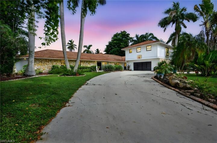 Property Photo:  931 Scott Dr  FL 34145 