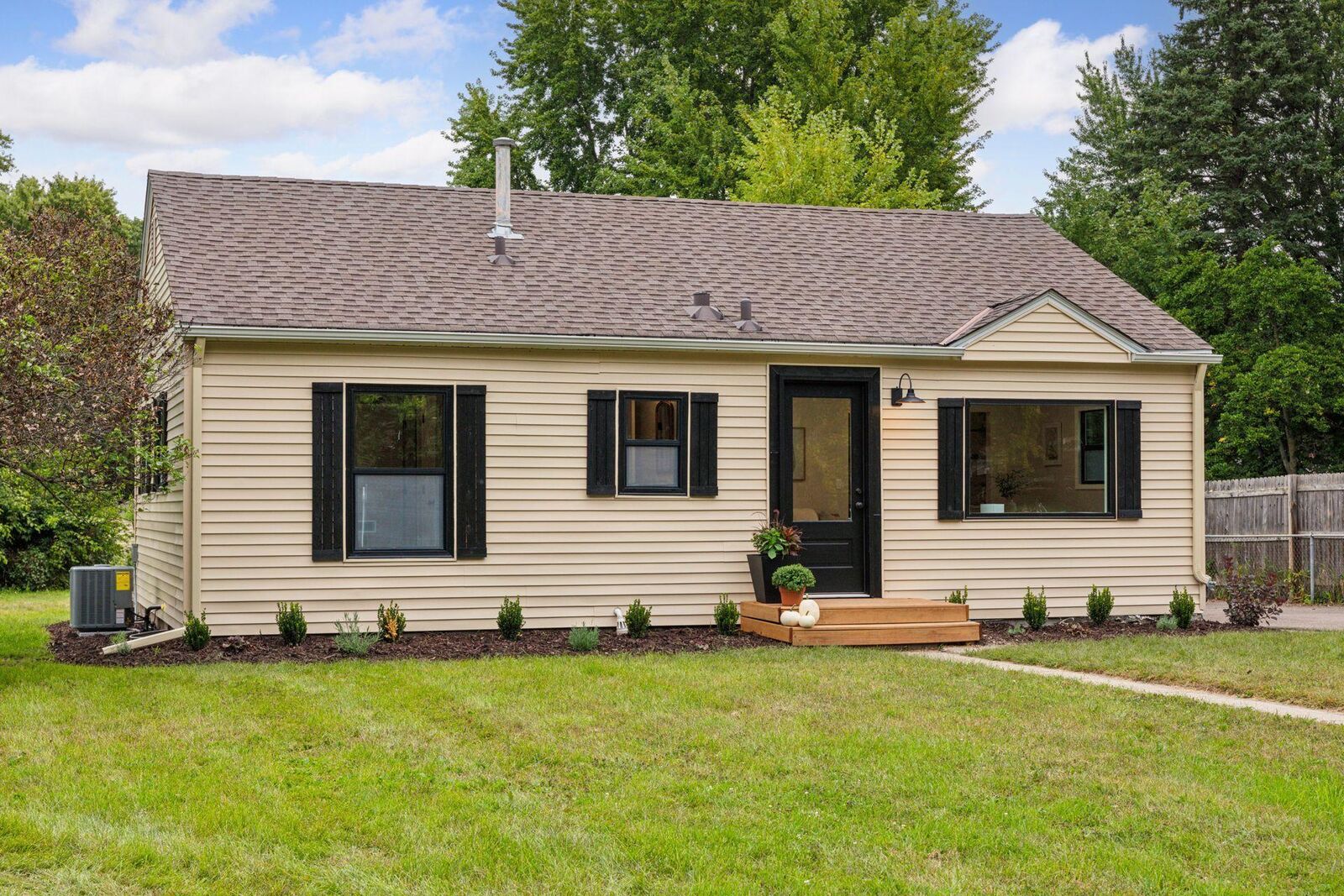 Property Photo:  5848 Quebec Avenue N  MN 55428 