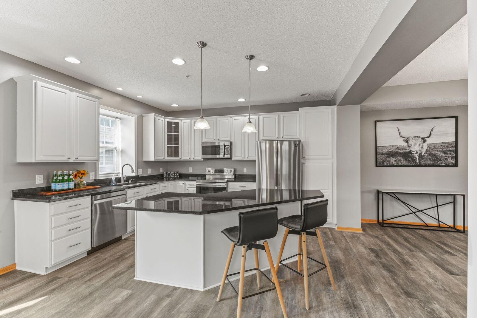 Property Photo:  1671 Village Trail E 5  MN 55109 