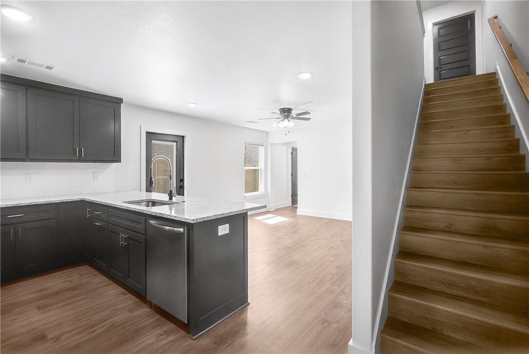 Property Photo:  1102 Lockheed Street  AR 72712 