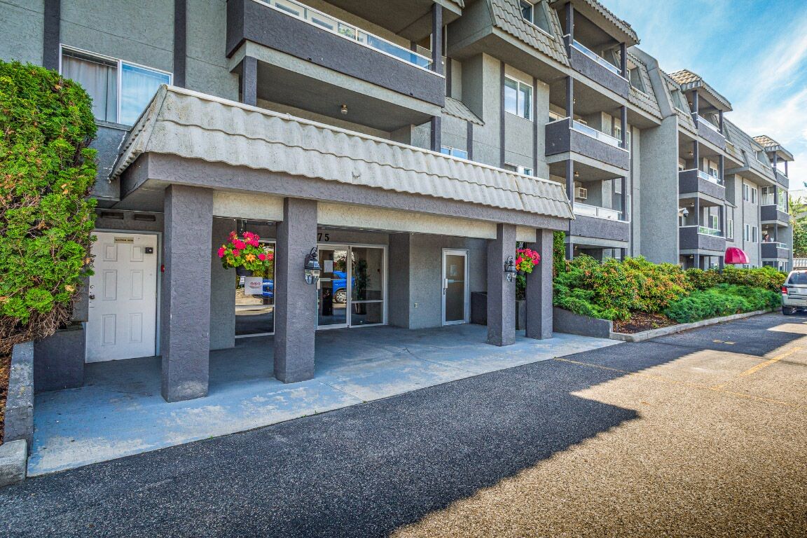 Property Photo:  3175 De Montreuil Court 412  BC V1W 3W2 