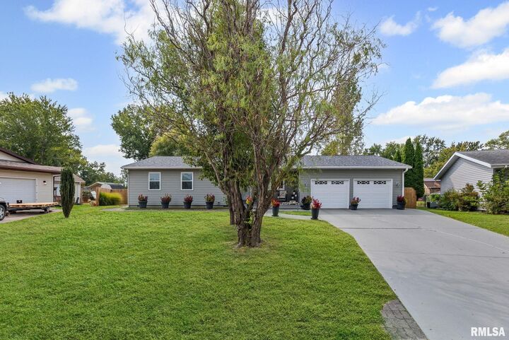 Property Photo: 521 Marquis Avenue IL 62801
