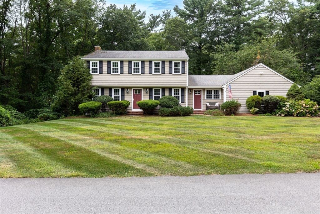 Property Photo:  9 Oak Ridge Drive  MA 02356 