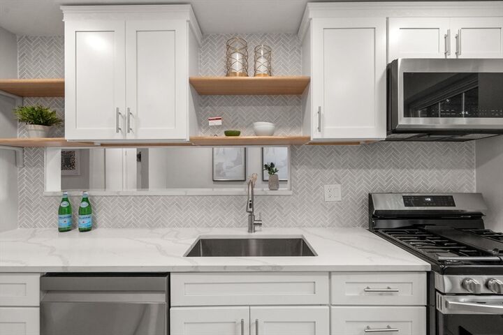 Property Photo: 648 Washington St 7 MA 02446