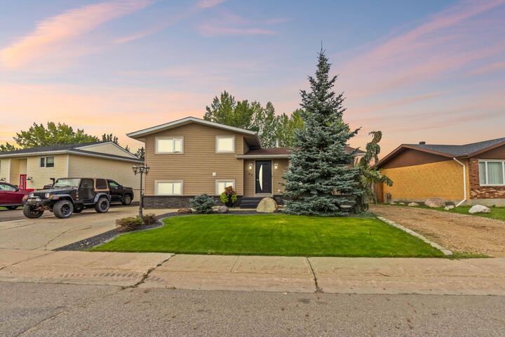Property Photo: 141 Hillcrest Drive AB T9H 3T7