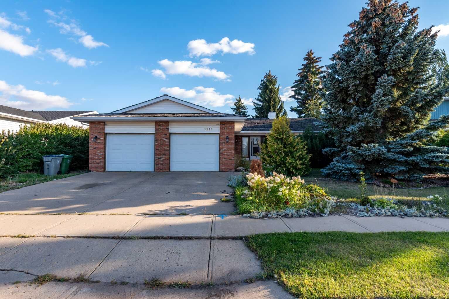 Property Photo:  5211 26 Street N  AB S9V 2L6 