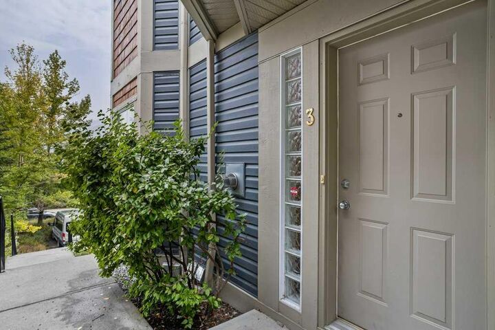 Property Photo:  819 Wilson Way 3  AB T1W 2Y8 