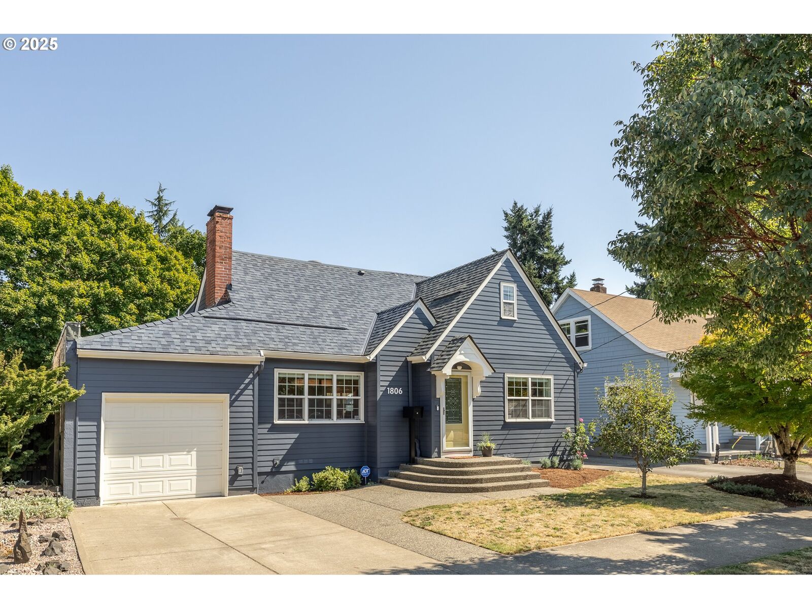 Property Photo: 1806 NE 59th Ave OR 97213