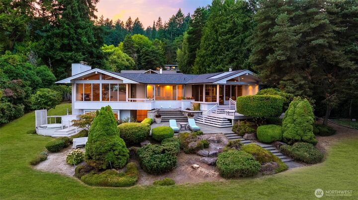Property Photo:  4802 E Mercer Way  WA 98040 