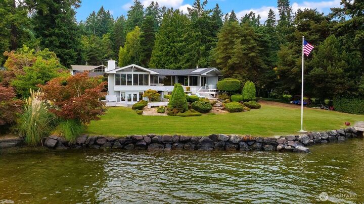 Property Photo:  4802 E Mercer Way  WA 98040 