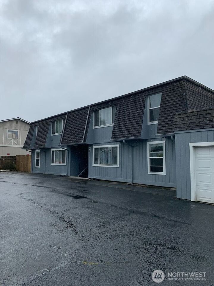 Property Photo: 225 N 21st Street WA 98273