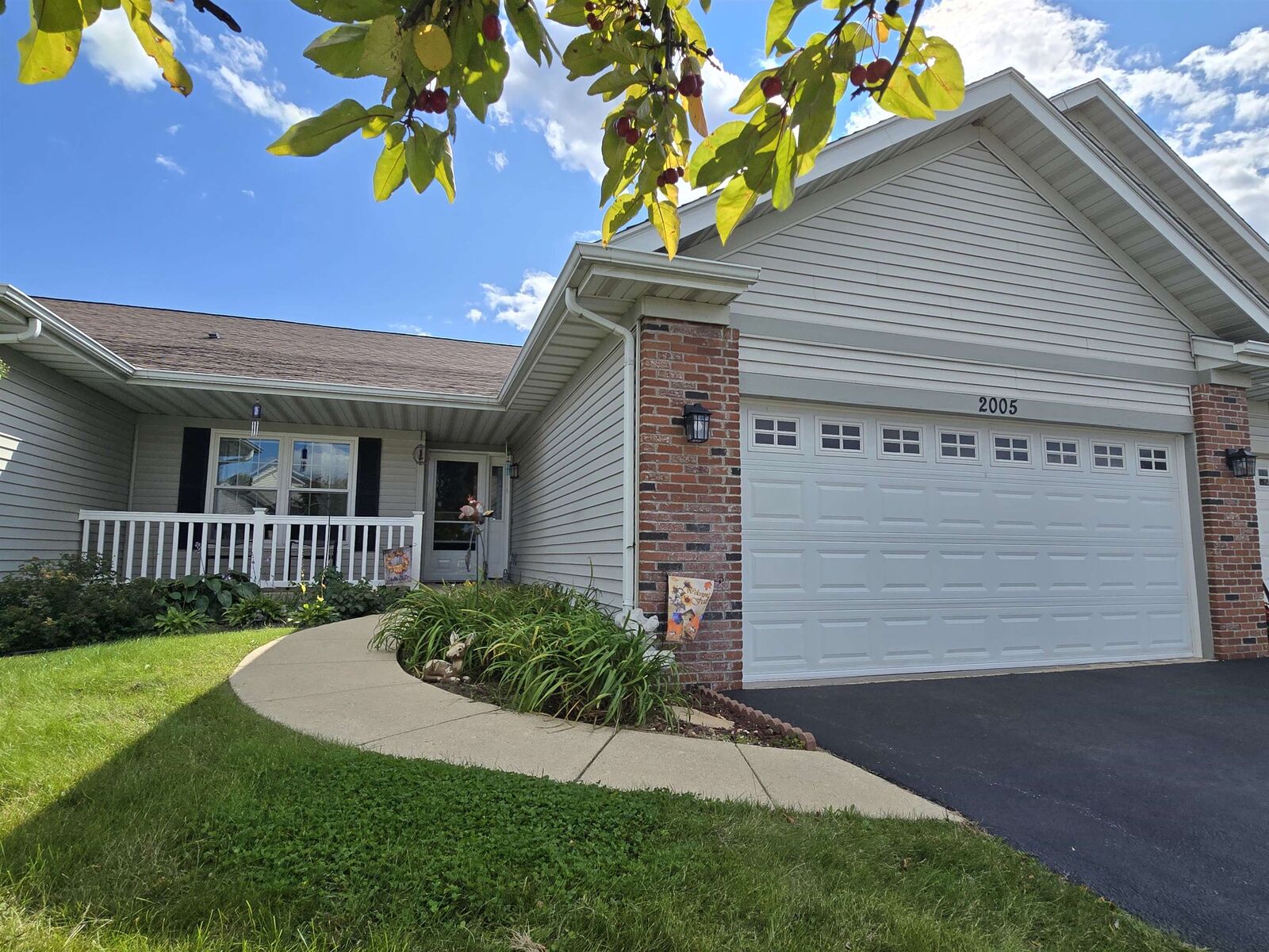 Property Photo:  2005 Westwick Circle  IL 61115 