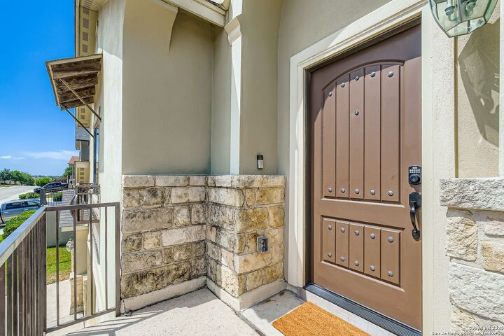 Property Photo: 23427 Woodlawn Ridge TX 78259