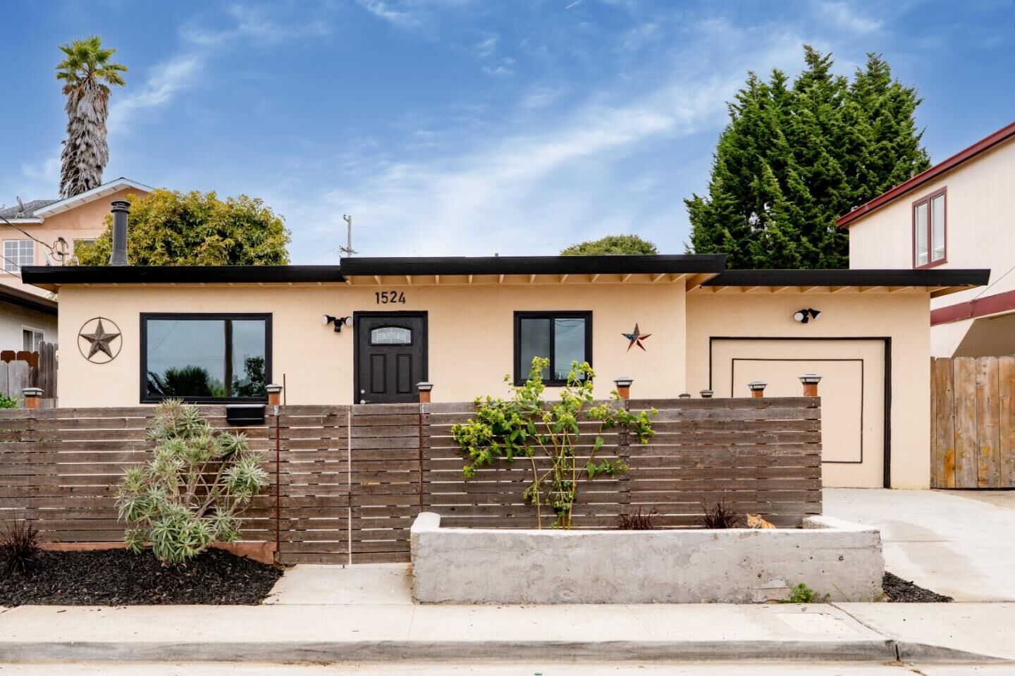 Property Photo:  1524 Luxton Street  CA 93955 