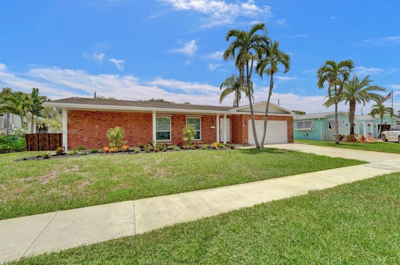 Property Photo: 5031 SW 88th Ter FL 33328
