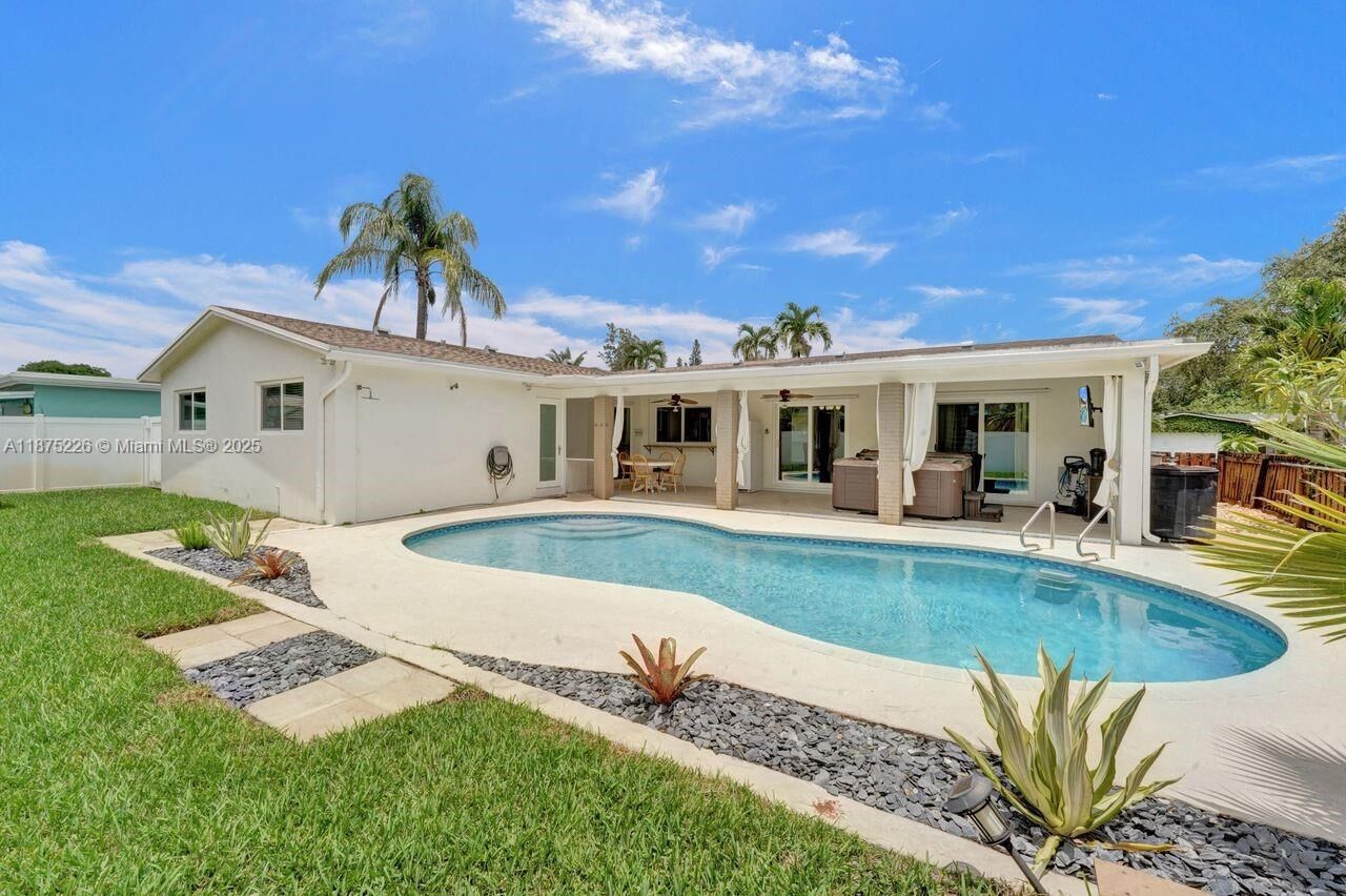 Property Photo:  5031 SW 88th Ter  FL 33328