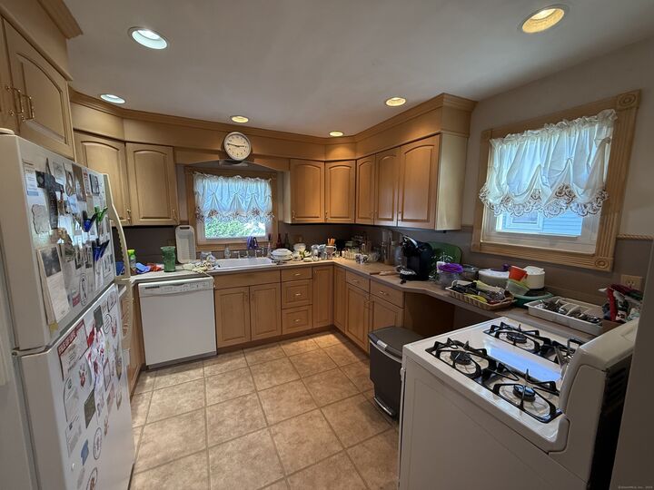 Property Photo:  59 Addison Street  CT 06708 