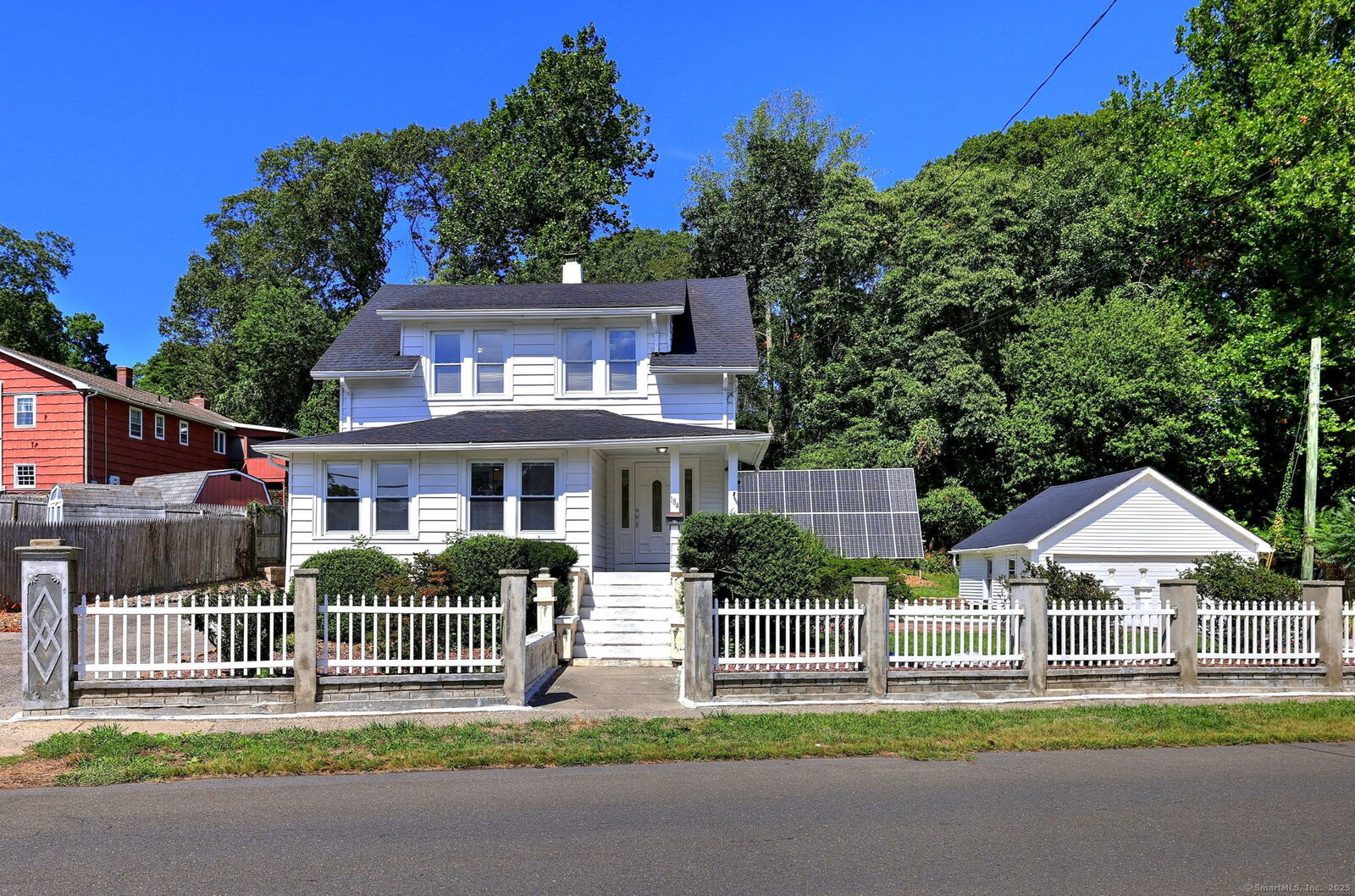 Property Photo: 184 West Avenue CT 06461