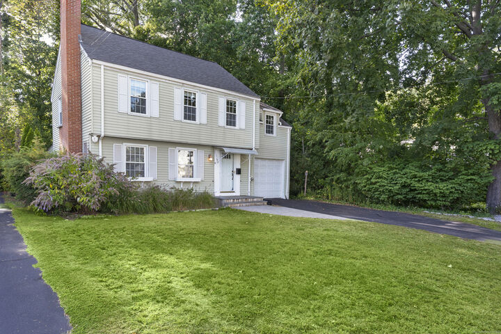 Property Photo:  119 Robin Road  CT 06119 