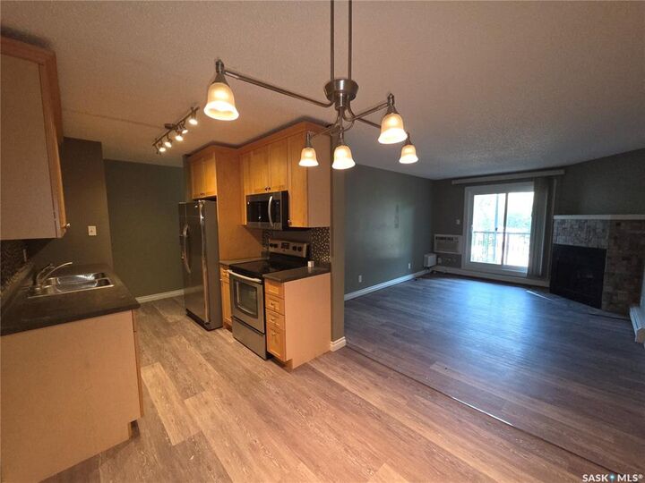 Property Photo: 4040 8th Street E 207B SK S7H 5L4