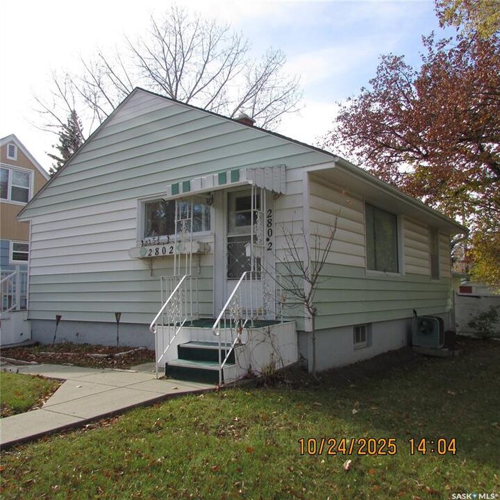 Photo de la propriété:  2802 McTavish Street  SK S4S 2C4