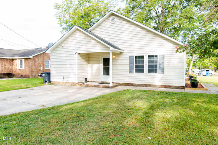 Property Photo:  601 W Anderson Street  NC 27576 
