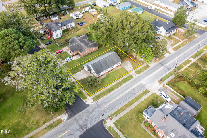 Property Photo: 601 W Anderson Street NC 27576