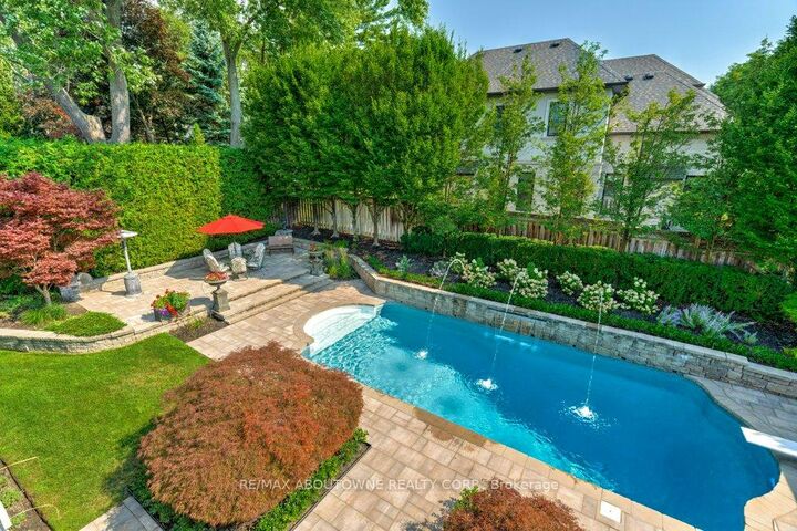 Property Photo: 1237 Donlea Crescent ON L6J 1V8