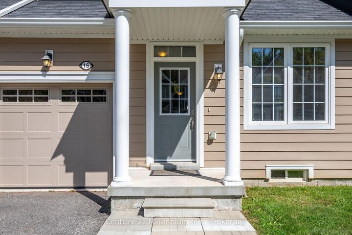 Photo de la propriété: 16 Berkshire Avenue ON L9Z 2X2