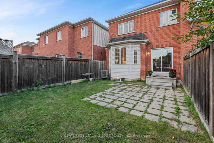 Property Photo:  1339 Brandon Terrace  ON L9T 7R4 