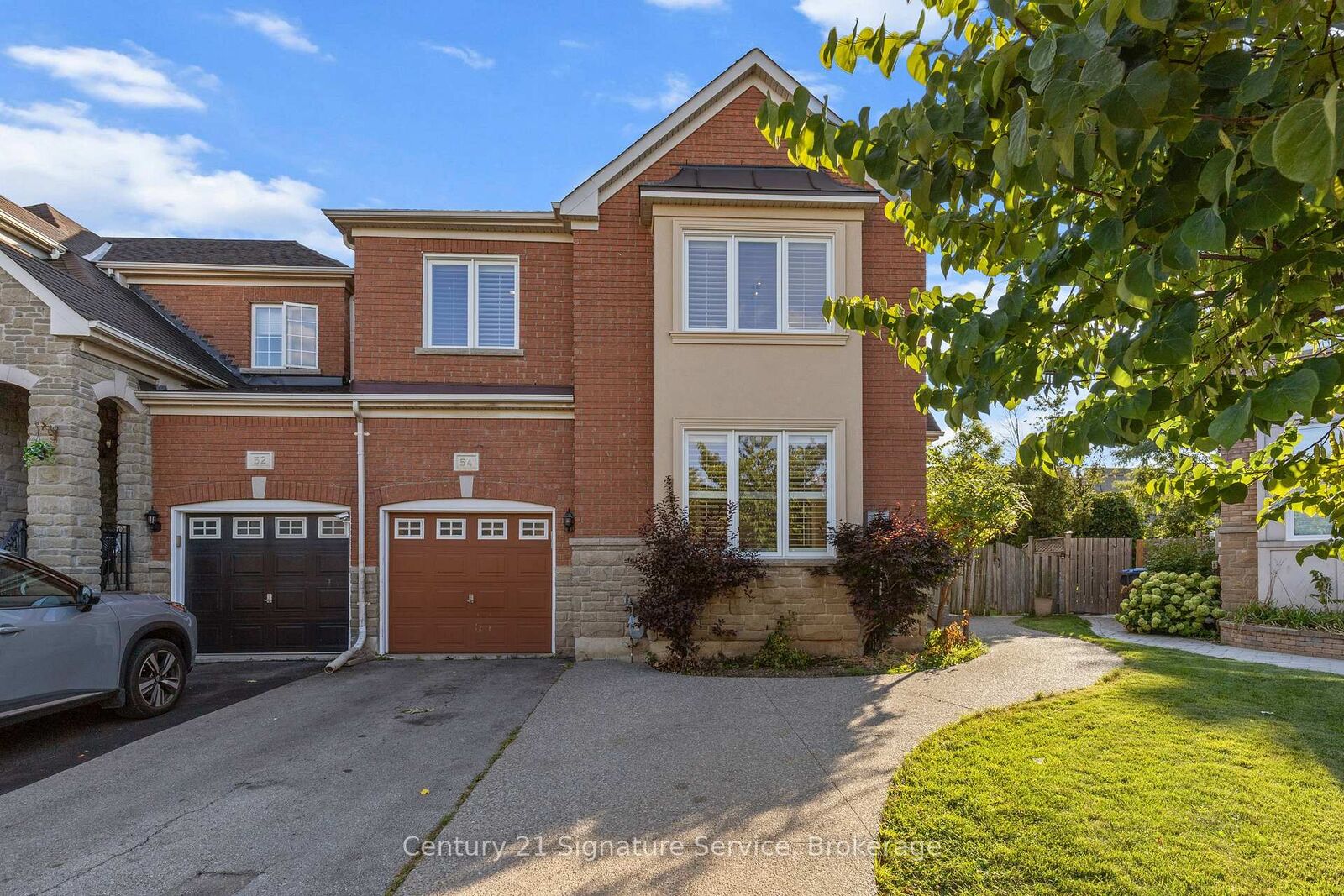 Property Photo:  54 Millhouse Mews  ON L6Y 5J8 