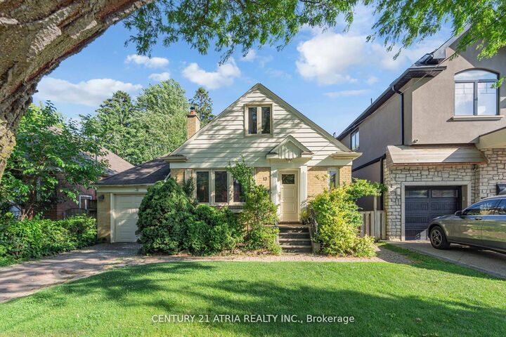Property Photo:  13 Sunnydale Drive S  ON M8Y 2J2 