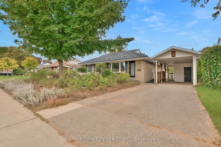 Property Photo:  124 Fairfield Avenue  ON N2H 6C3 