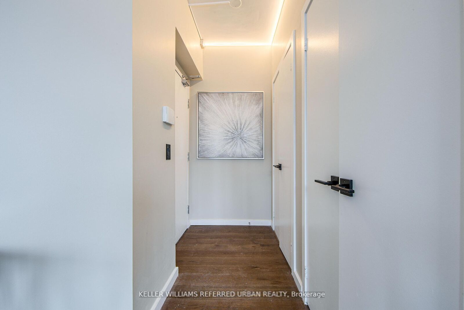 Property Photo:  218 Queens Quay W 2501  ON M5J 2Y6 