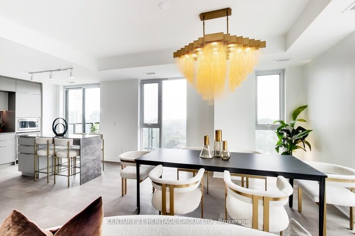 Property Photo:  185 Alberta Avenue 907  ON M6C 0A5 