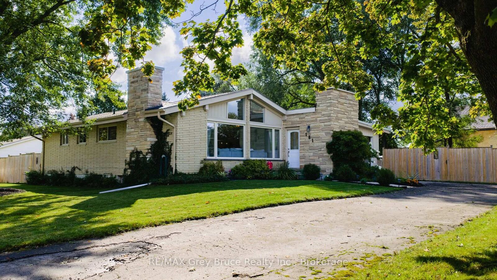 Property Photo:  161 1st Avenue N  ON N0H 2N0 