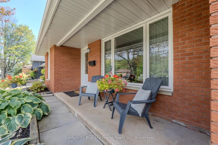 Property Photo: 109 Macbeth Crescent ON P1B 7X7