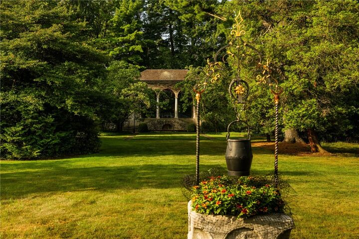 Property Photo: 406 Hillside Drive PA 15143