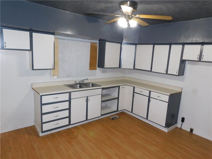 Property Photo:  120 Clay St  PA 15401 