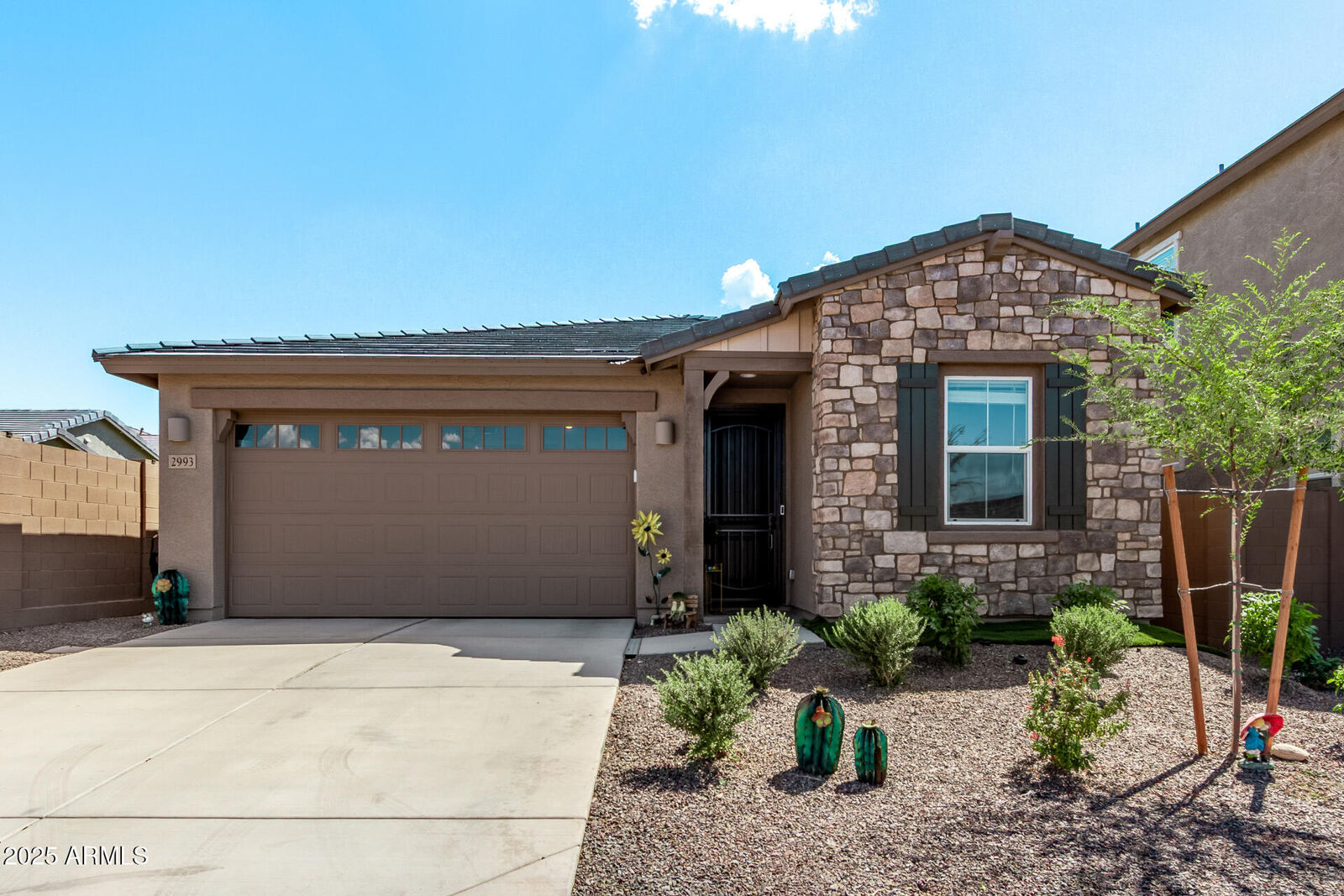 Property Photo: 2993 E Frontiersman Lane AZ 85140