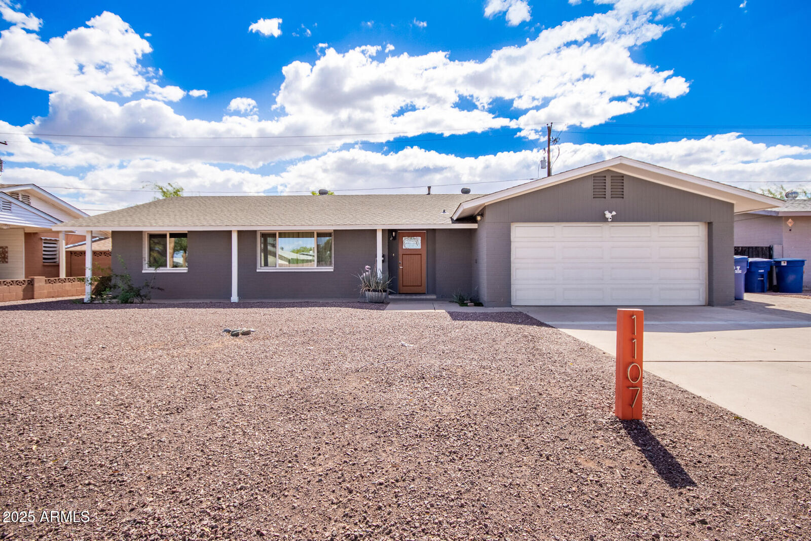 Property Photo: 1107 E Marigold Lane AZ 85288